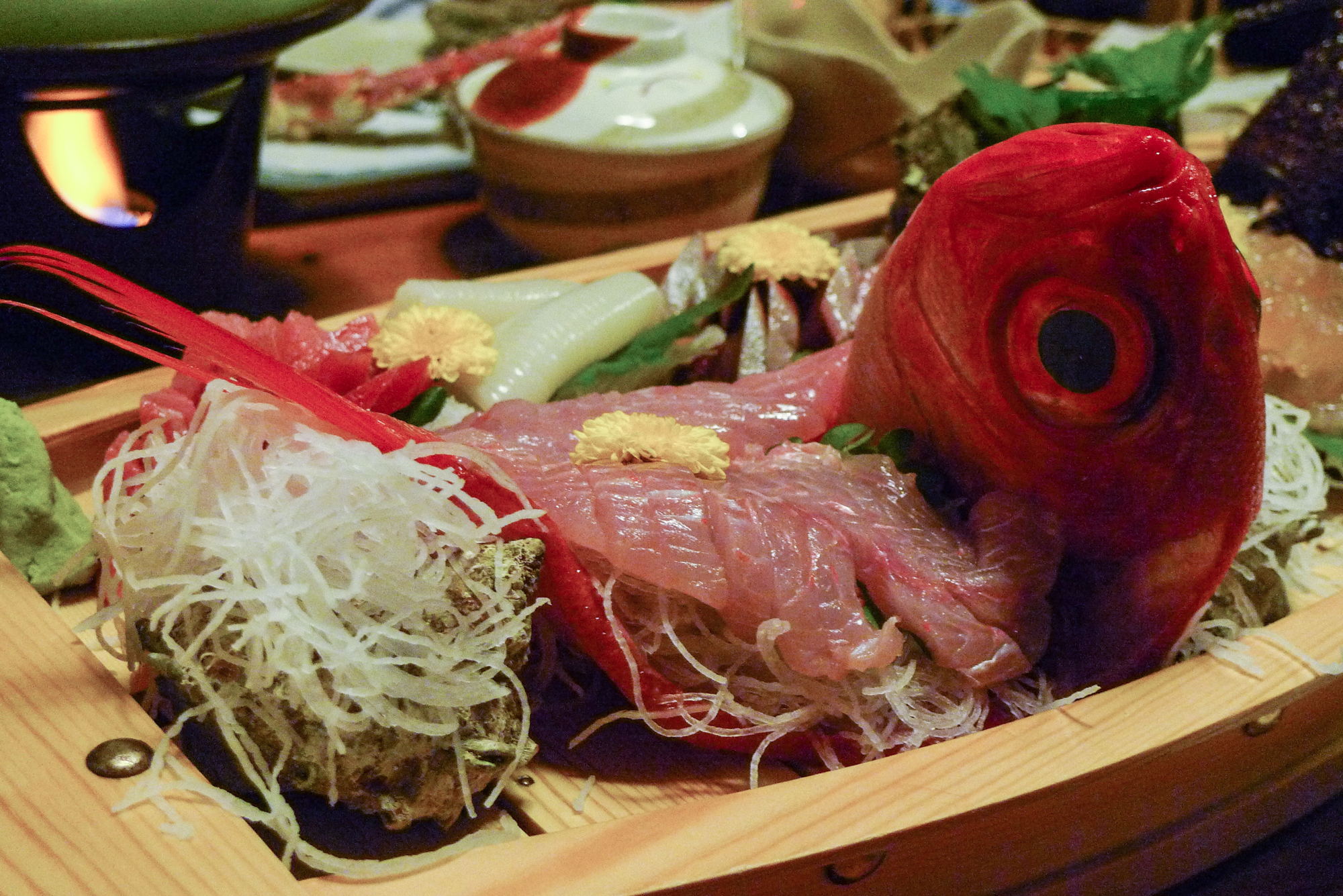 Das Sashimi-Bötchen im Kanaya Ryokan. Foto: Lothar Ruttner